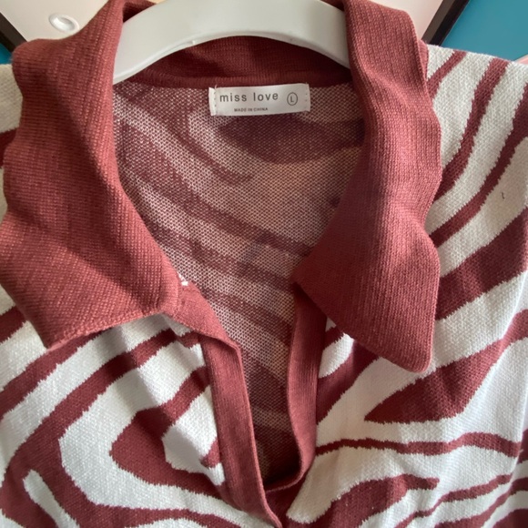 Elison Rd. Crop tank - Picture 2 of 3